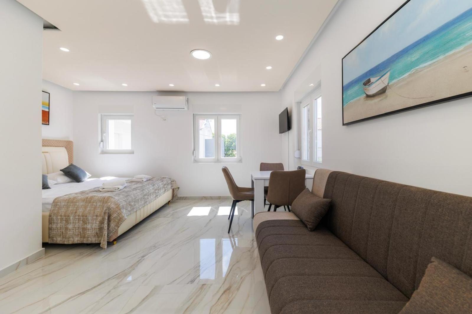 Premium Rooms Prince Zadar Exterior photo